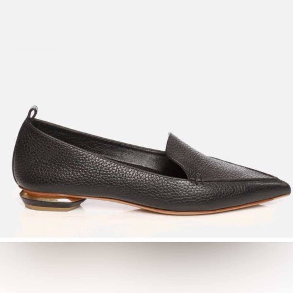 Black leather flat shoes